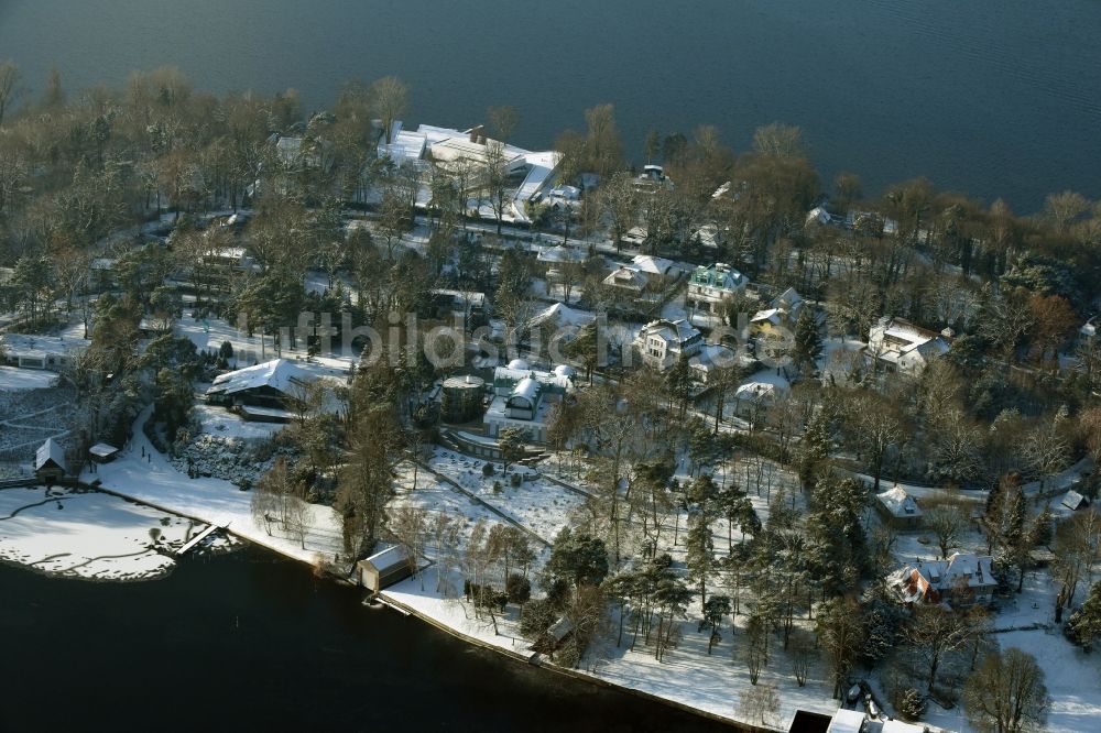 Luftbild Berlin - See- Insel auf dem Schwanenwerder zwischen Großer Wannsee und Havel- Ufer in Berlin