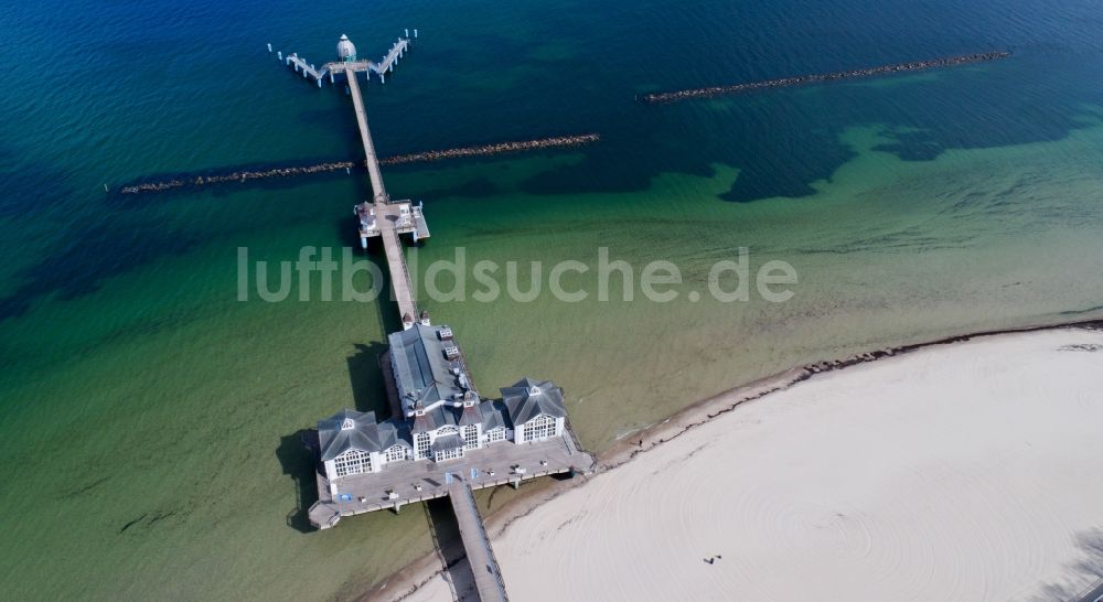 Sellin von oben - Seebrücke an der Ostsee- Küste in Sellin im Bundesland Mecklenburg-Vorpommern, Deutschland