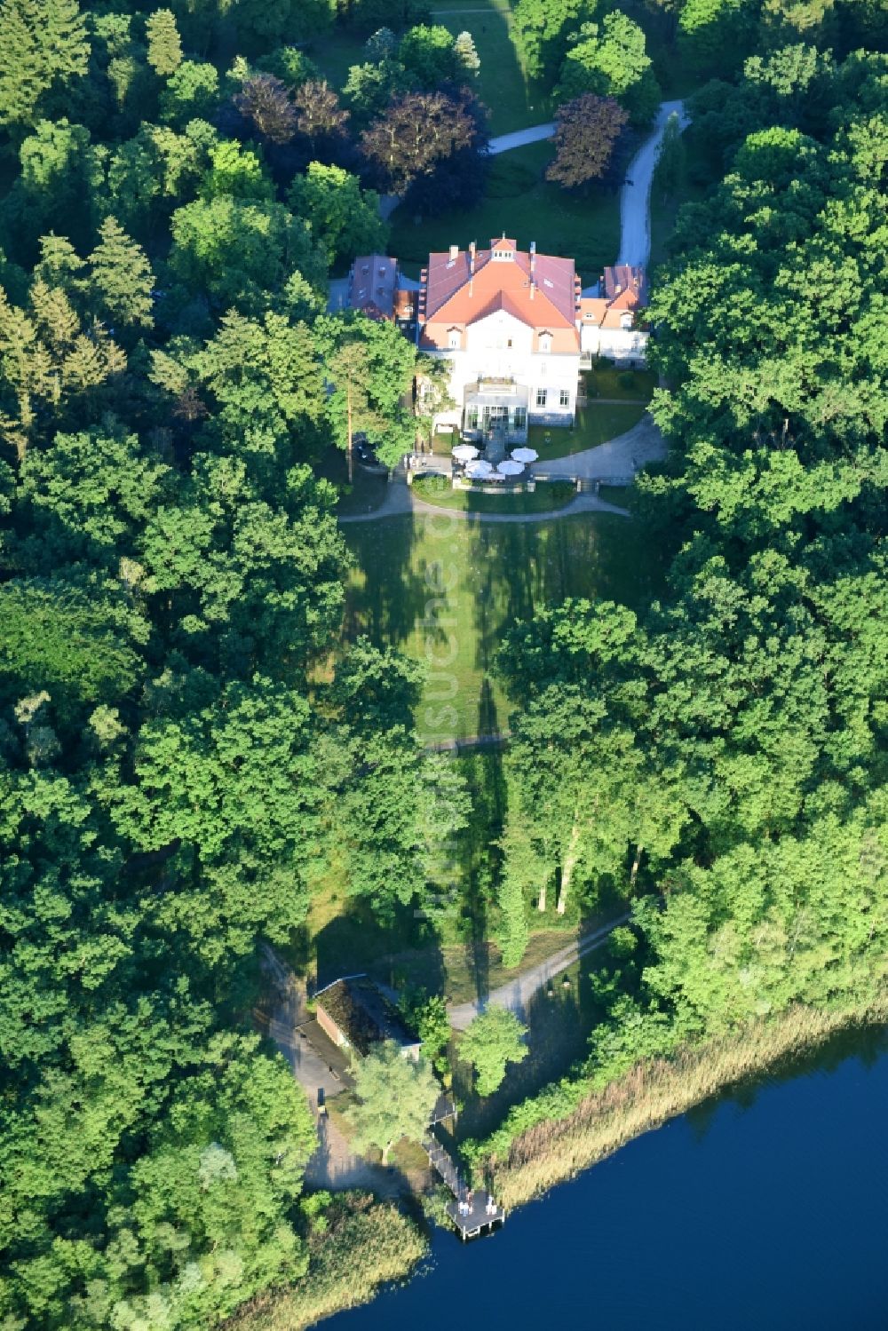 Liebenberg von oben - Seehaus am Großen Lankesee im Löwenberger Land im Bundesland Brandenburg