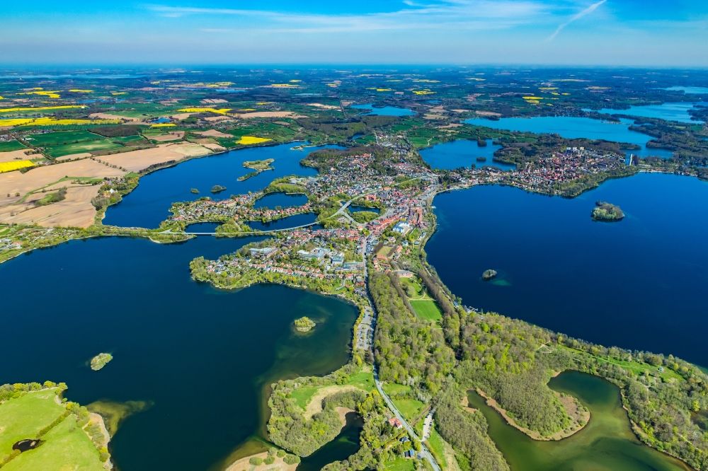 Plön von oben - Seen- Kette und Uferbereiche der Plöner Seen in Plön im Bundesland Schleswig-Holstein