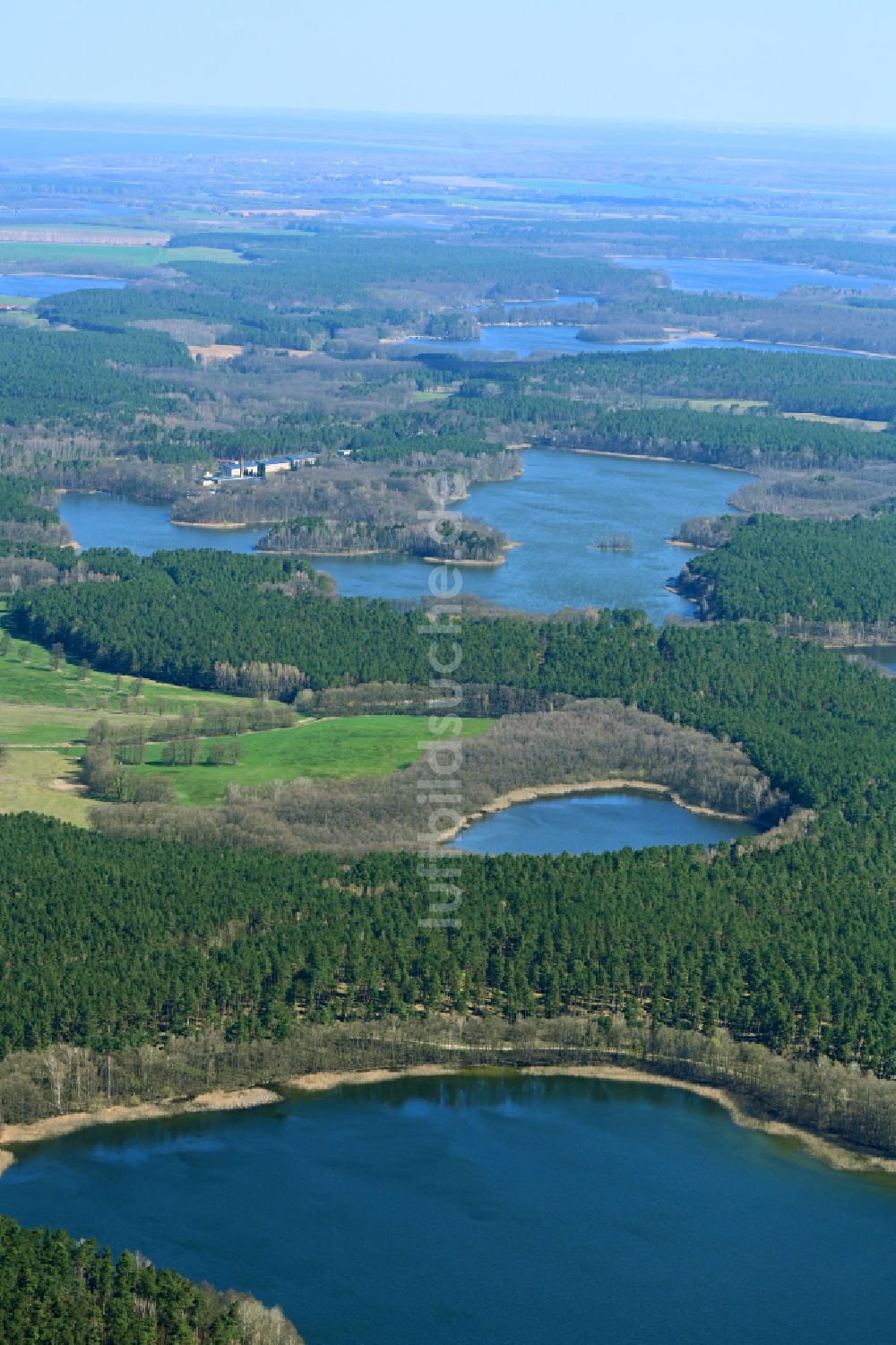 Dranse aus der Vogelperspektive: Seen- Kette und Uferbereiche des Sees Dranser See in Dranse im Bundesland Brandenburg, Deutschland
