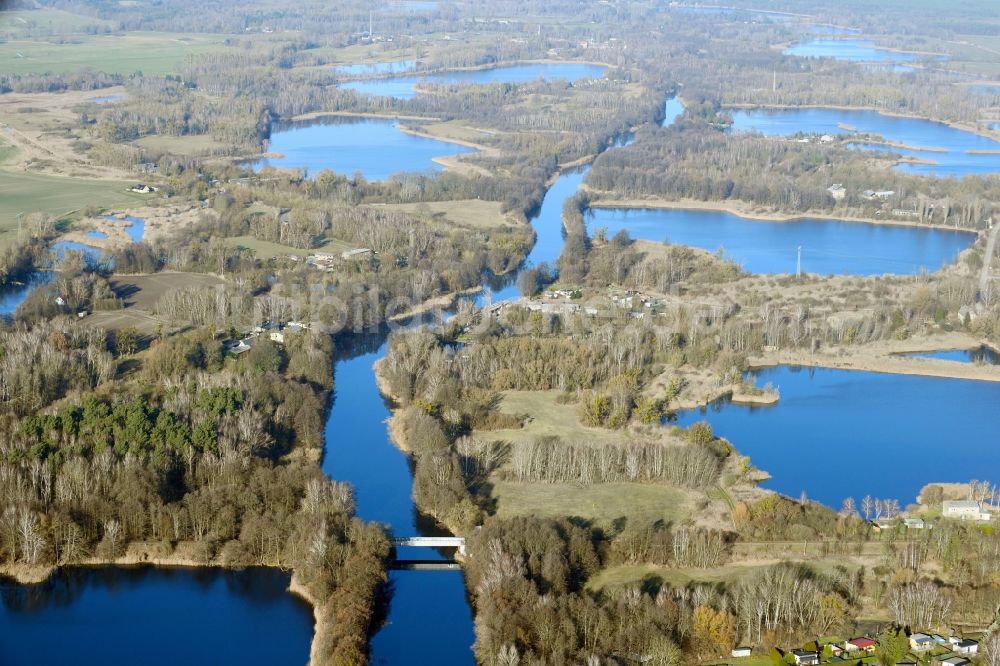 Luftbild Zehdenick - Seen- Kette und Uferbereiche des Sees Kinderstich - Prerauer Stich in Zehdenick im Bundesland Brandenburg, Deutschland