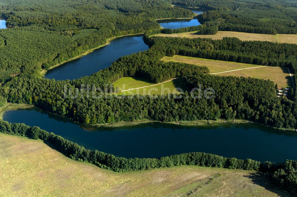 Luftaufnahme Rheinsberg - Seen- Kette und Uferbereiche des Sees im Ortsteil Luhme in Rheinsberg im Bundesland Brandenburg, Deutschland