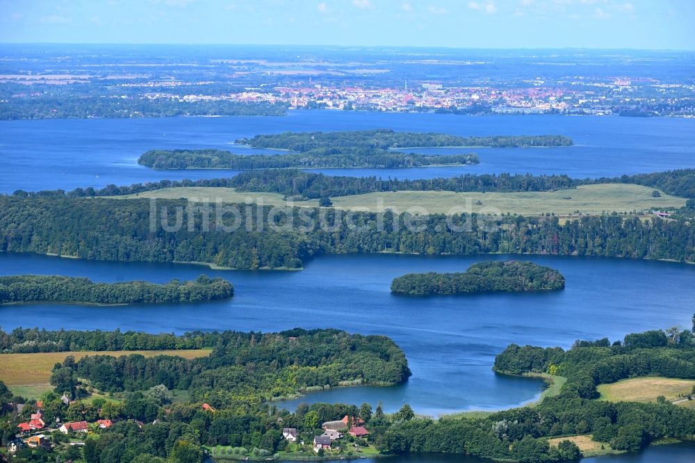 Luftaufnahme Pinnow - Seen- Kette und Uferbereiche des Sees Pinnower See in Pinnow im Bundesland Mecklenburg-Vorpommern, Deutschland