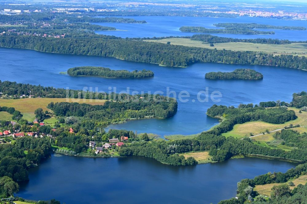 Luftbild Pinnow - Seen- Kette und Uferbereiche des Sees Pinnower See in Pinnow im Bundesland Mecklenburg-Vorpommern, Deutschland