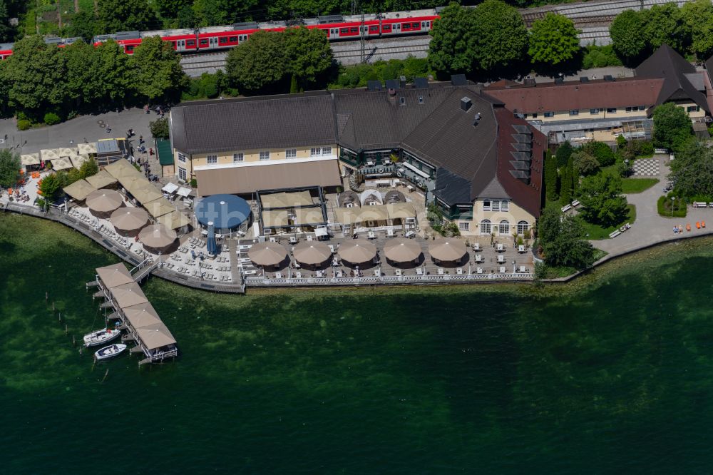 Luftaufnahme Starnberg - Seerestaurant Undosa Orange Beach und Hugos Beach Club am Starnberger See in Starnberg im Bundesland Bayern