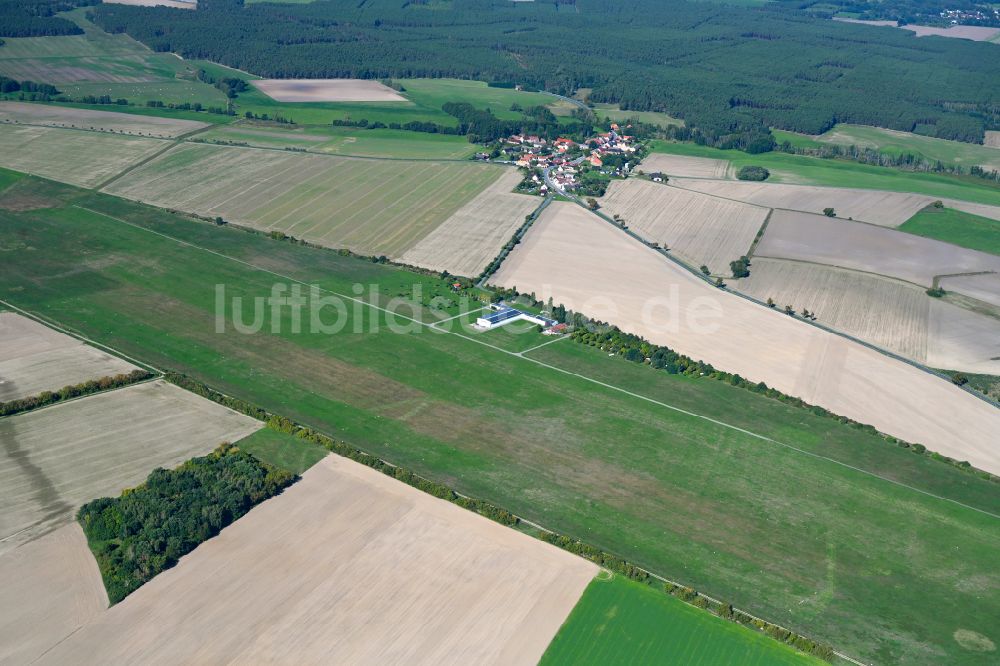 Lüsse von oben - Segelflug- Gelände auf dem Flugplatz in Lüsse im Bundesland Brandenburg, Deutschland