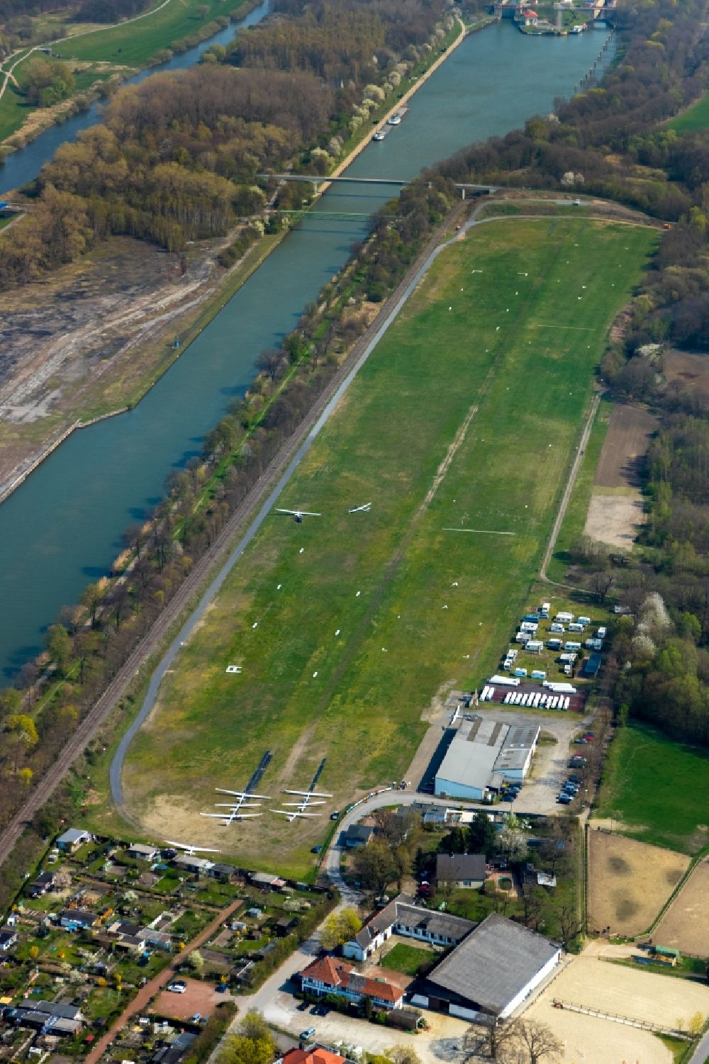 Luftaufnahme Dorsten - Segelflug- Gelände auf dem Flugplatz im Ortsteil Feldmark in Dorsten im Bundesland Nordrhein-Westfalen, Deutschland