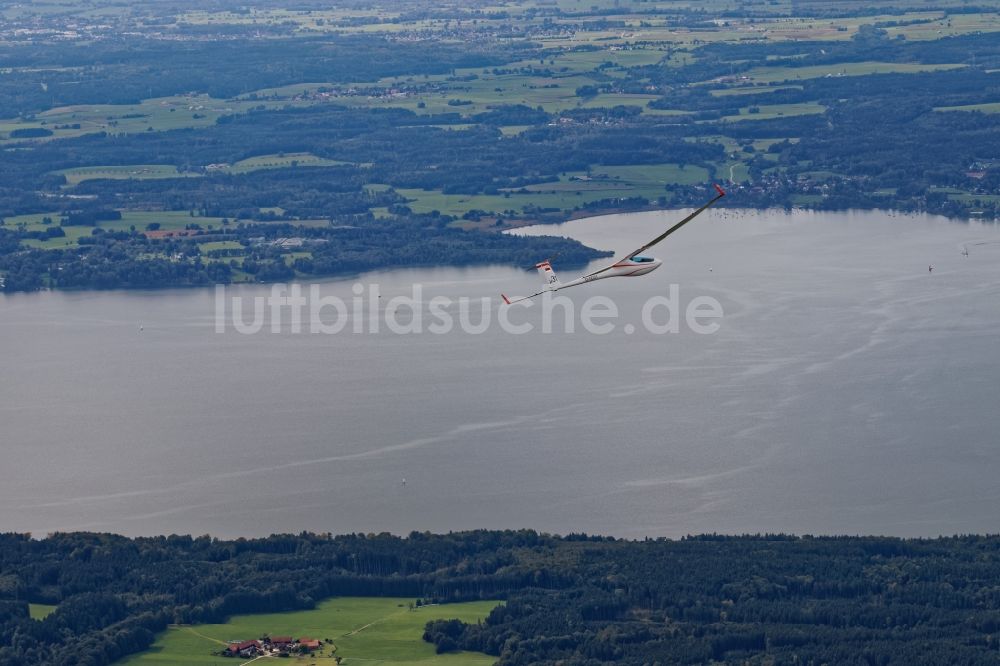 Luftaufnahme Königsdorf - Segelflugzeug Mü 31 bei Erstflug und Flugerprobung nahe Königsdorf im Bundesland Bayern