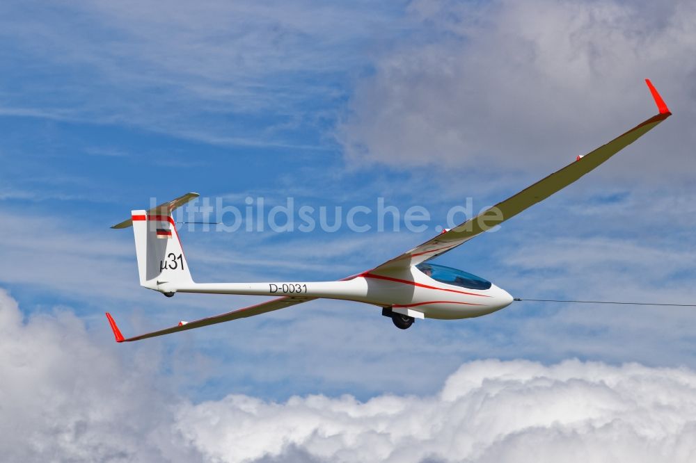 Luftbild Königsdorf - Segelflugzeug Mü 31 beim Start zu Erstflug und Flugerprobung nahe Königsdorf im Bundesland Bayern