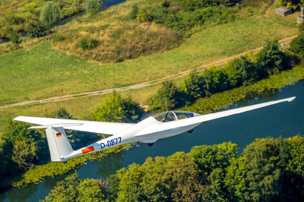 Luftbild Hamm - Segelflugzeug im Fluge über dem Luftraum in Hamm im Bundesland Nordrhein-Westfalen, Deutschland