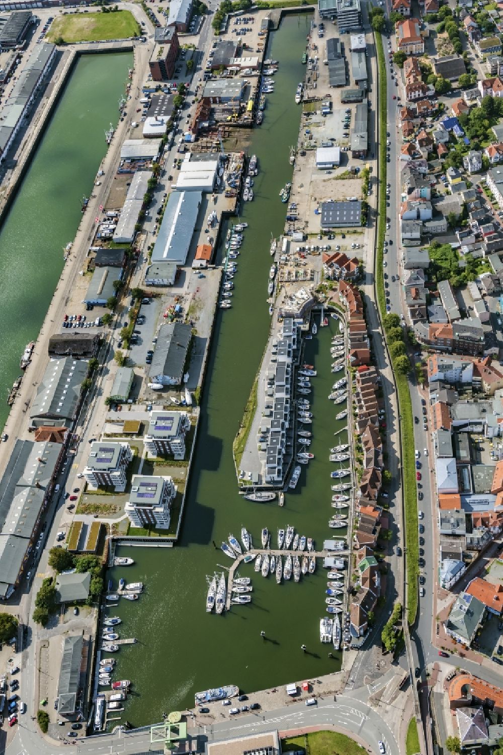 Luftbild Cuxhaven - Segelhafen City-Marina Cuxhaven Yachthafen im Hafen in Cuxhaven im Bundesland Niedersachsen, Deutschland