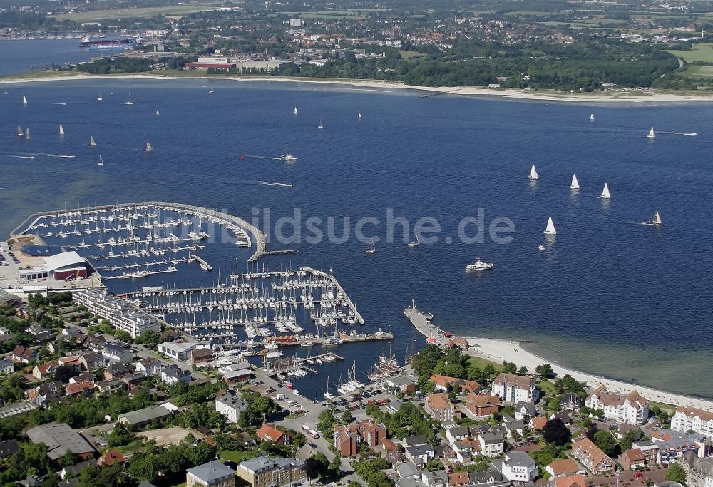 Luftaufnahme Laboe - Segelregatta auf der Kieler Förde vor Laboe im Bundesland Schleswig-Holstein