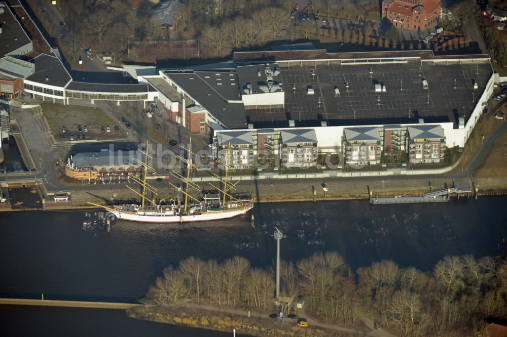 Luftbild Bremen - Segelschiff Deutschland im Hafen im Ortsteil Vegesack in Bremen
