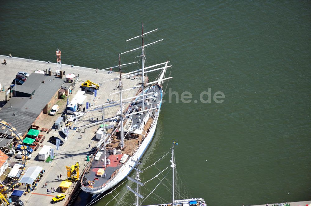 Stralsund aus der Vogelperspektive: Segelschulschiff Gorch Fock I im Heimathafen Stralsund in Mecklenburg-Vorpommern