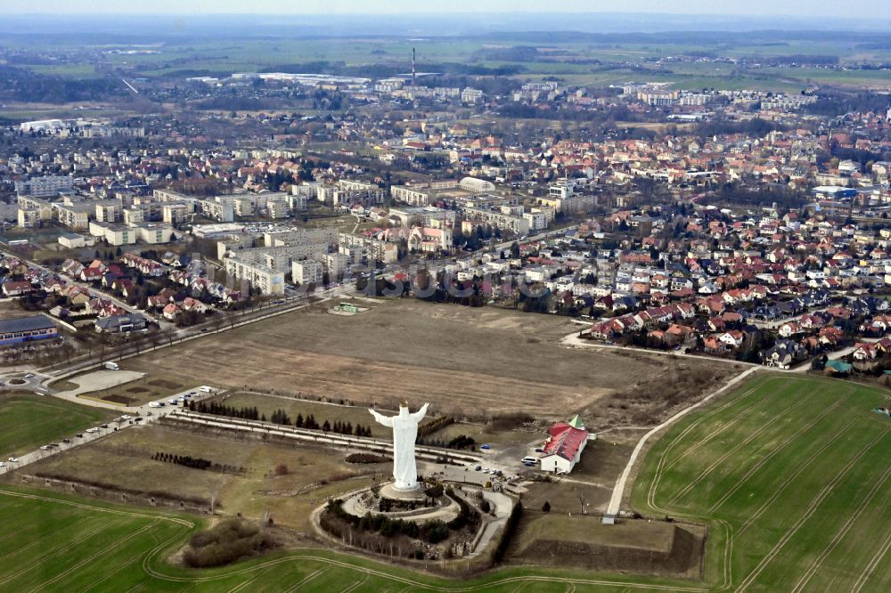 Luftbild Swiebodzin - Schwiebus - Sehenswürdigkeit Christus König Statue in Swiebodzin - Schwiebus in Lubuskie Lebus, Polen