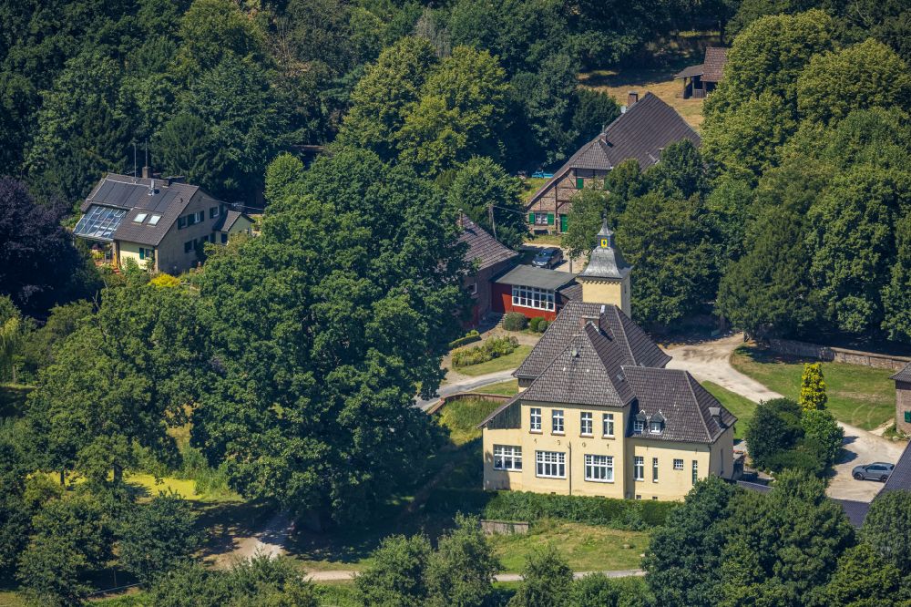 Drevenack von oben - Sehenswürdigkeit ehemaliger Rittersitz Haus Schwarzenstein in Drevenack im Bundesland Nordrhein-Westfalen, Deutschland