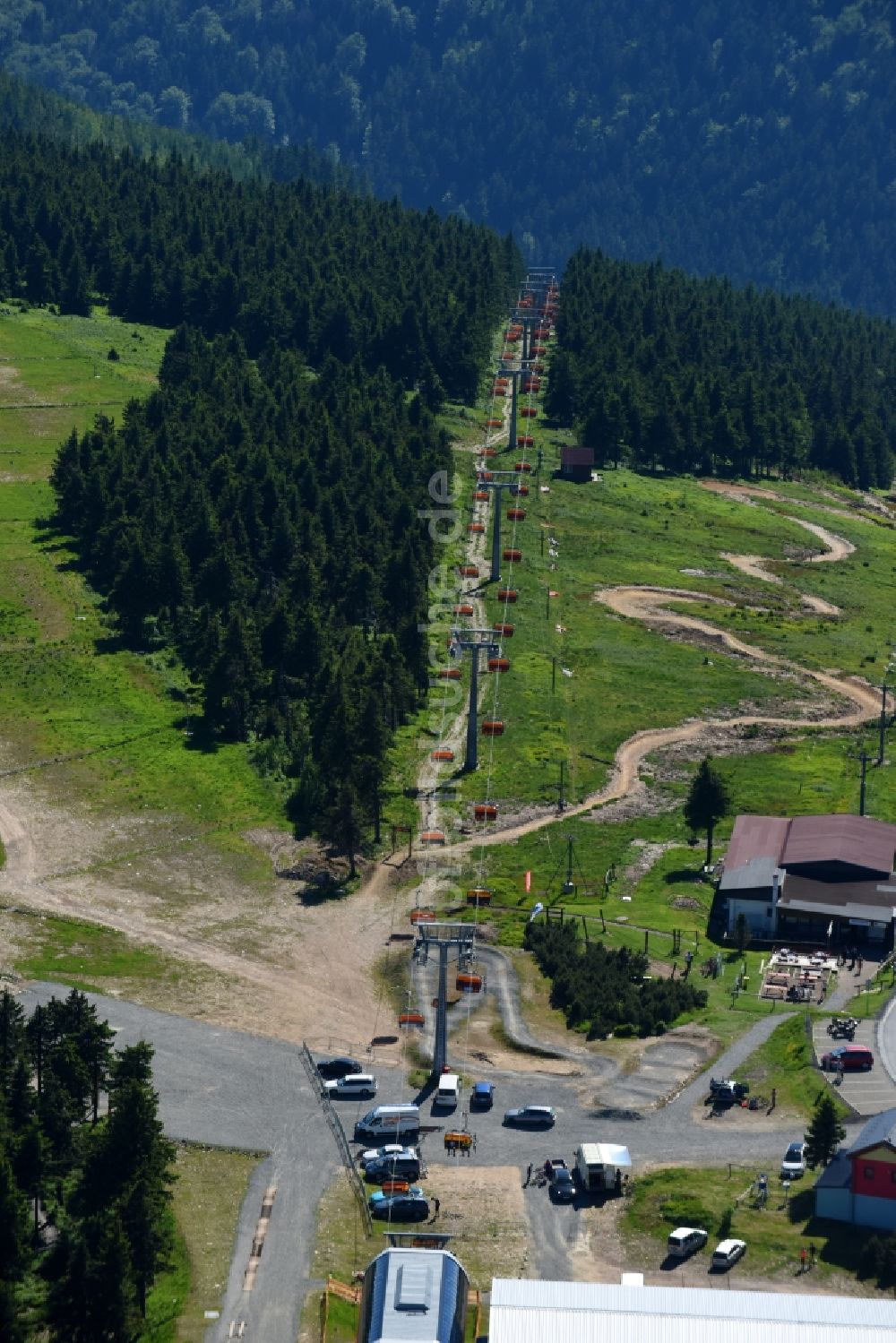 Jachymov - Sankt Joachimsthal von oben - Seilbahn am Freizeitzentrum Trail Park auf dem Klinovec - Keilberg in Jachymov - Sankt Joachimsthal in Cechy - Böhmen, Tschechien