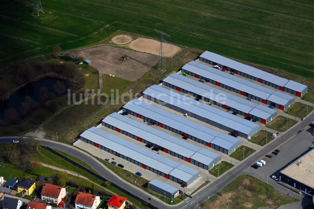Ahrensfelde aus der Vogelperspektive: Self Storage Lagerhauses im Ortsteil Eiche in Ahrensfelde im Bundesland Brandenburg