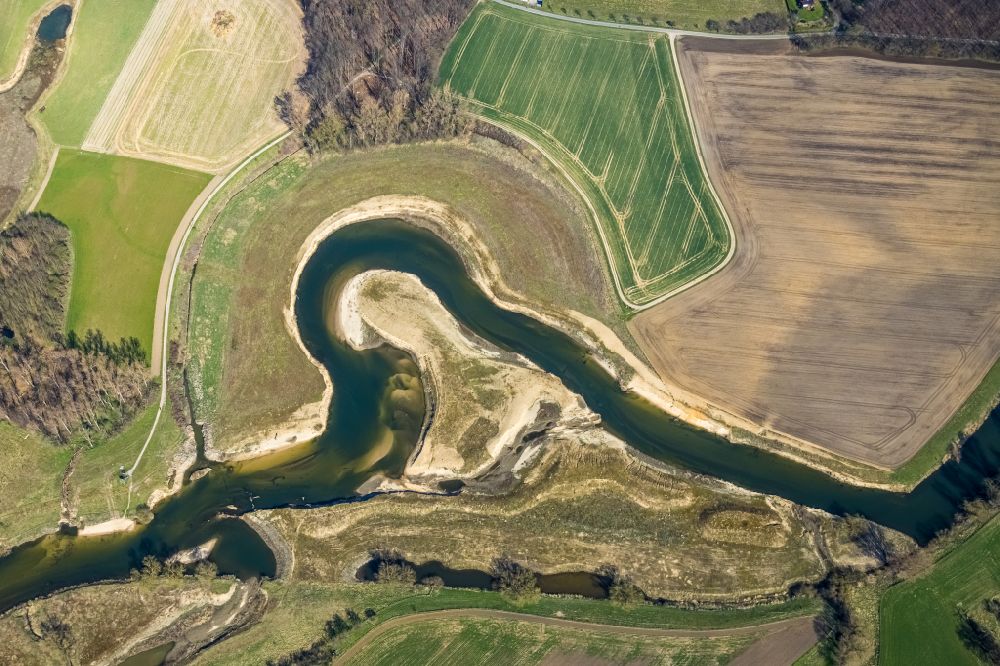 Olfen aus der Vogelperspektive: Serpentinenförmiger Fluss- Kurvenverlauf der Lippe in Olfen im Bundesland Nordrhein-Westfalen, Deutschland