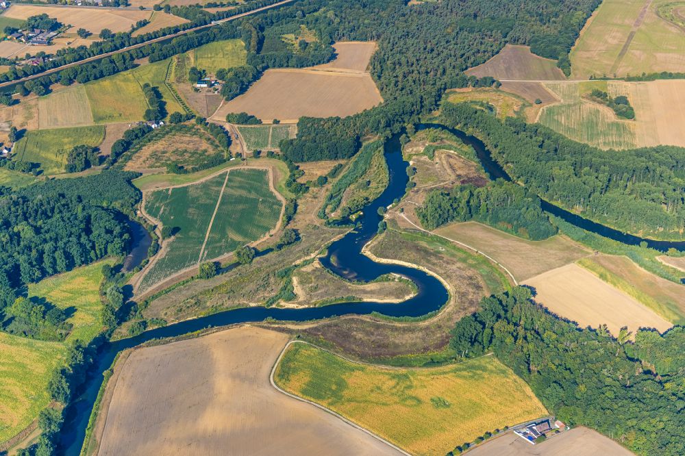 Luftaufnahme Olfen - Serpentinenförmiger Fluss- Kurvenverlauf der Lippe in Olfen im Bundesland Nordrhein-Westfalen, Deutschland
