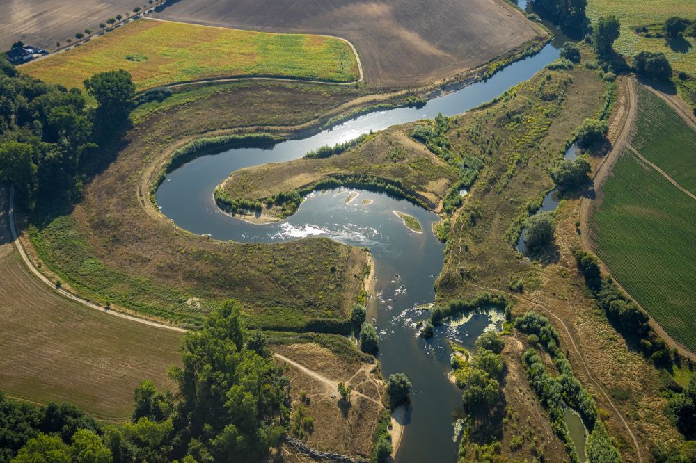 Luftaufnahme Olfen - Serpentinenförmiger Fluss- Kurvenverlauf der Lippe in Olfen im Bundesland Nordrhein-Westfalen, Deutschland