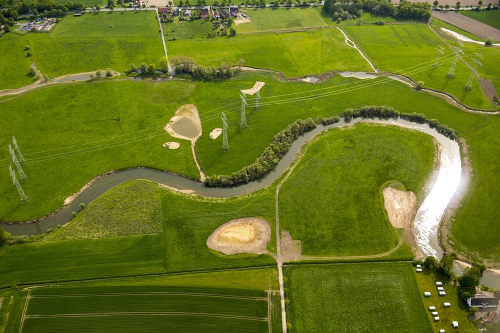 Luftbild Hamm - Serpentinenförmiger Kurvenverlauf eines Bach - Flüsschens Lippe in Hamm im Bundesland Nordrhein-Westfalen