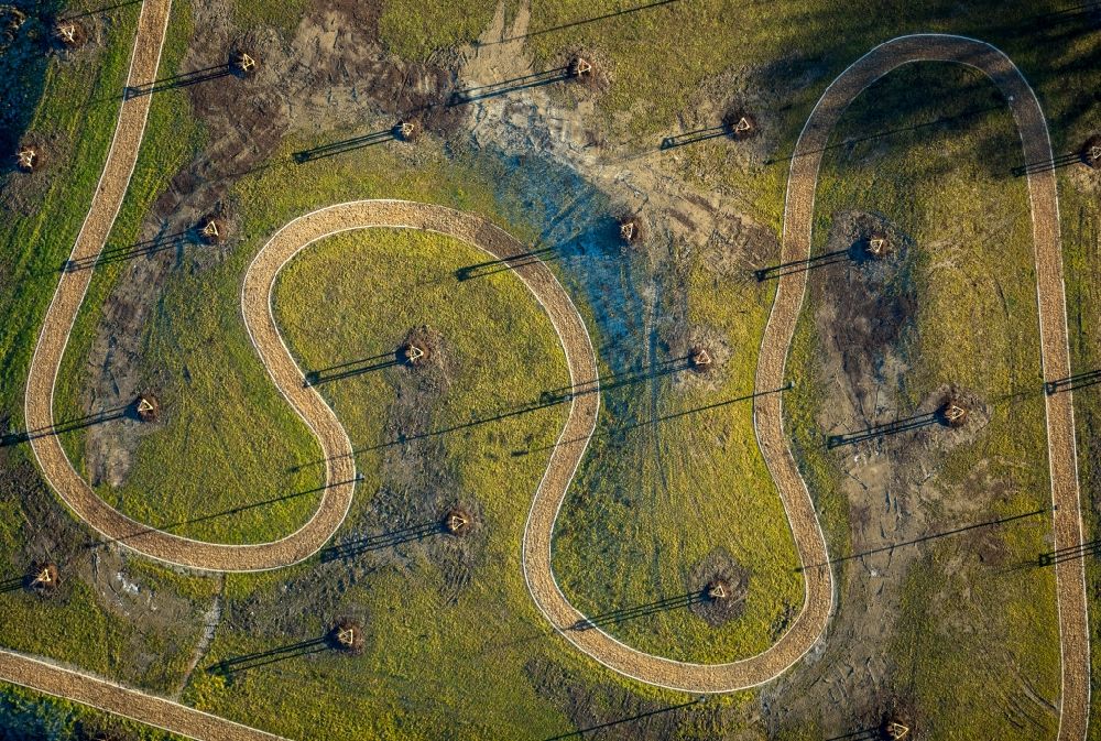 Luftbild Essen - Serpentinenförmiger Kurvenverlauf einer Wegführung im Ortsteil Katernberg in Essen im Bundesland Nordrhein-Westfalen, Deutschland