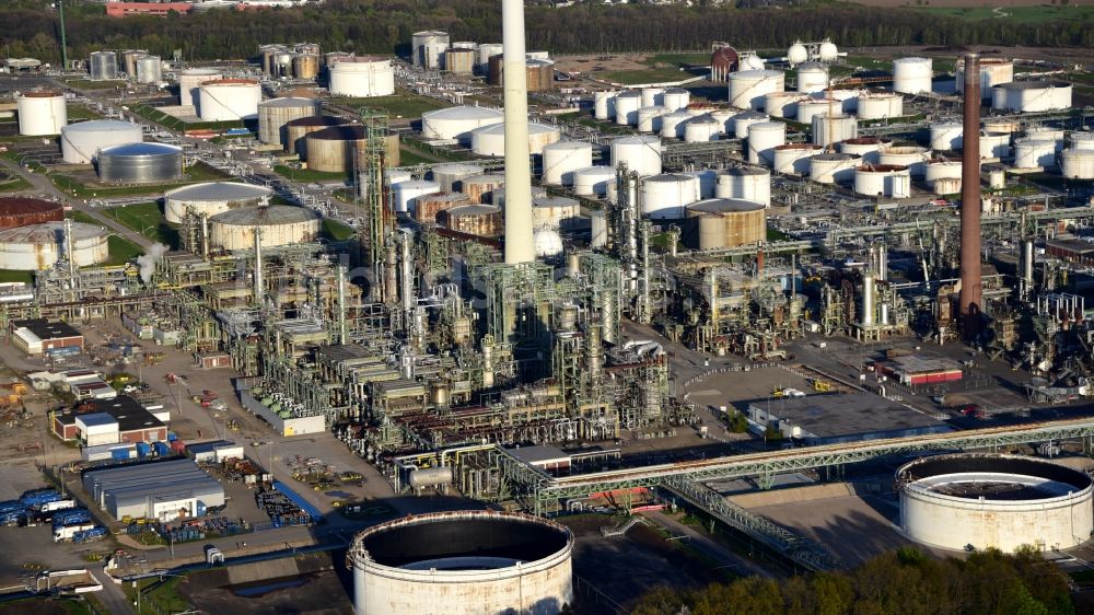Luftbild Köln - Shell Rheinland Raffinerie Nord in Godorf im Bundesland Nordrhein-Westfalen, Deutschland