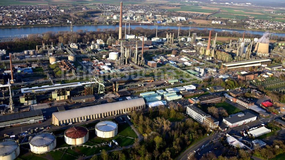 Luftaufnahme Wesseling - Shell Rheinland Raffinerie Süd in Wesseling im Bundesland Nordrhein-Westfalen, Deutschland