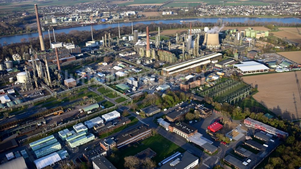 Wesseling aus der Vogelperspektive: Shell Rheinland Raffinerie Süd in Wesseling im Bundesland Nordrhein-Westfalen, Deutschland