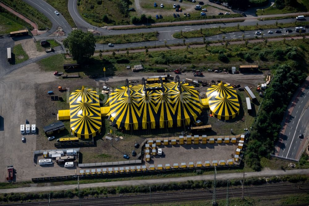 Luftaufnahme Duisburg - Show Flic Flac Action und Akrobatik Show auf dem Veranstaltungsgelände Am Güterbahnhof in Duisburg im Bundesland Nordrhein-Westfalen, Deutschland