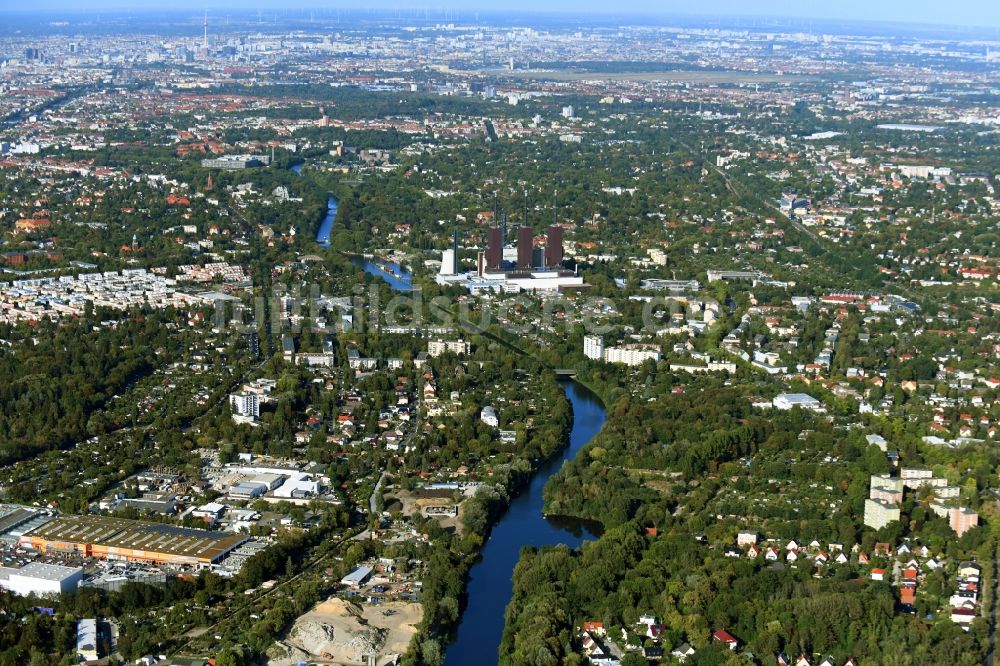Berlin aus der Vogelperspektive: Siedlungsgebiet entlang des Teltowkanals im Ortsteil Lichterfelde in Berlin, Deutschland