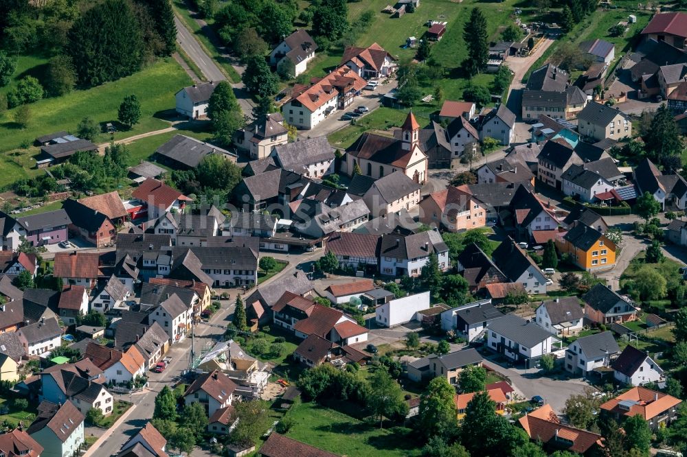 Ettenheim aus der Vogelperspektive: Siedlungsgebiet in Ettenheimweiler im Bundesland Baden-Württemberg, Deutschland