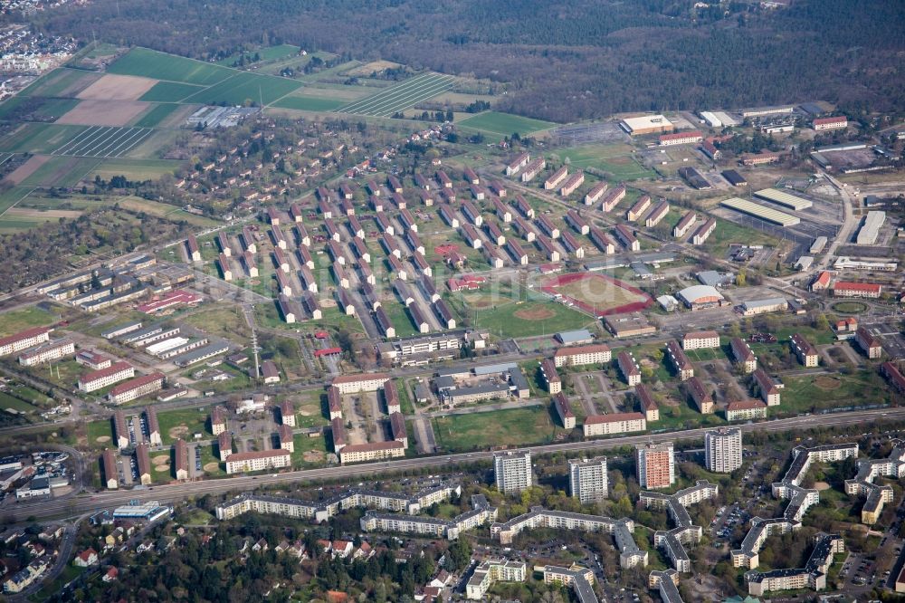 Mannheim von oben - Siedlungsgebiet im Ortsteil Käfertal in Mannheim im Bundesland Baden-Württemberg, Deutschland