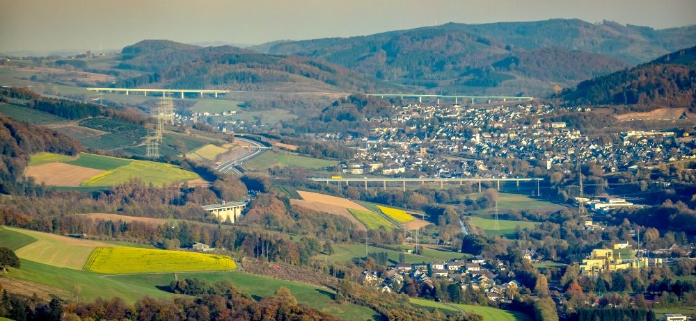 Luftaufnahme Bestwig - Siedlungsgebiet im Ortsteil Nuttlar in Bestwig im Bundesland Nordrhein-Westfalen, Deutschland