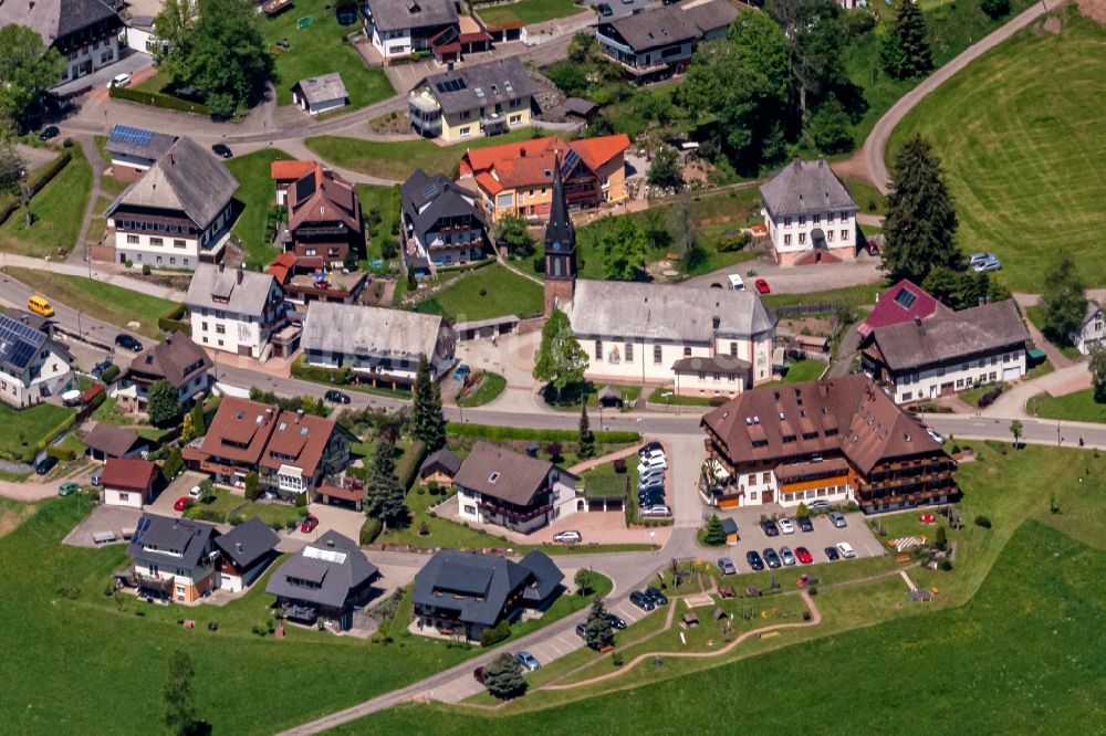 Luftaufnahme Titisee-Neustadt - Siedlungsgebiet Waldau in Titisee-Neustadt im Bundesland Baden-Württemberg, Deutschland