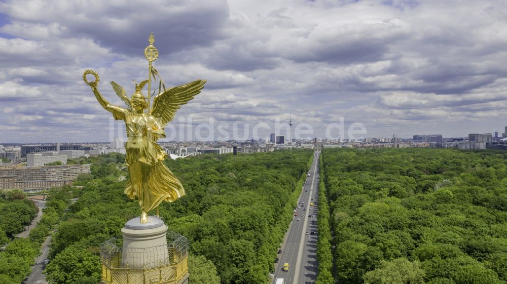 Berlin von oben - Siegesäule mit Goldelse an der Straße de 17. Juni im Ortsteil Tiergarten in Berlin, Deutschland