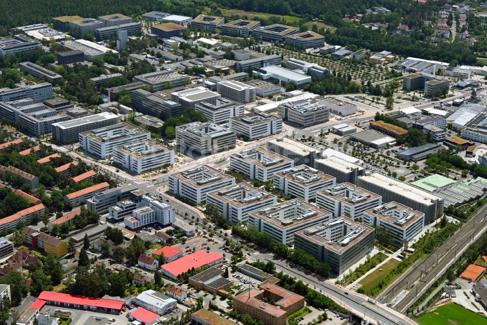 Luftbild Erlangen - Siemens Campus Erlangen an der Günther-Scharowsky-Straße in Erlangen im Bundesland Bayern, Deutschland