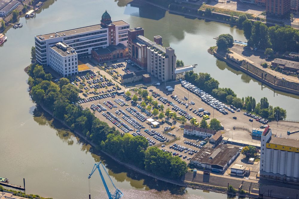 Luftbild Düsseldorf - Silo und Getreide- Speicher mit angrenzenden Lagerhallen der der Weizenmühle Plange in Düsseldorf im Bundesland Nordrhein-Westfalen, Deutschland