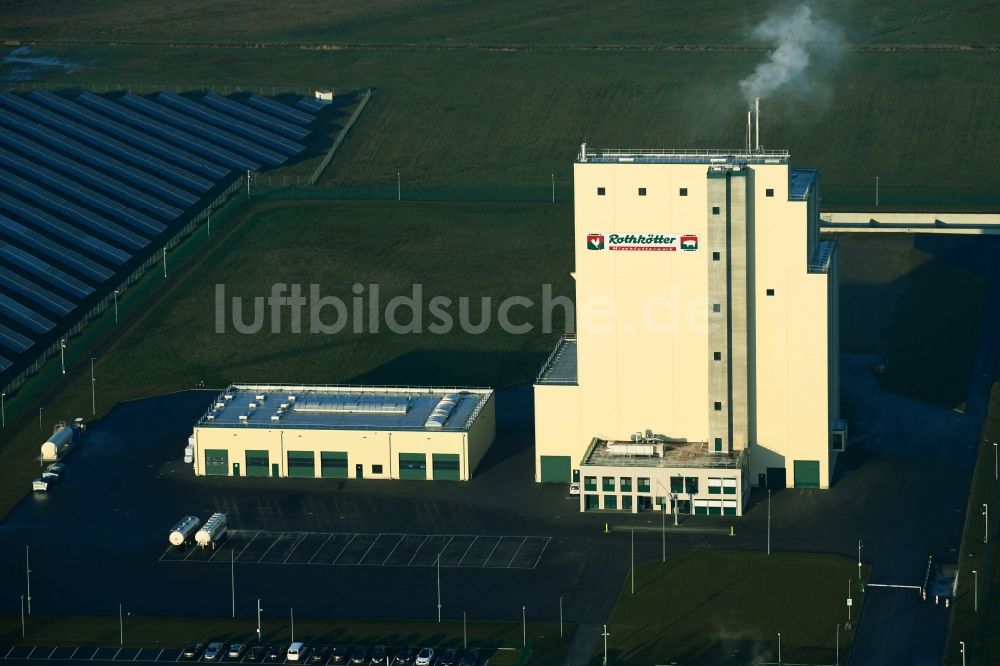 Luftbild Boizenburg/Elbe - Silo und Getreide- Speicher der Rothkötter Mischfutter GmbH in Boizenburg/Elbe im Bundesland Mecklenburg-Vorpommern, Deutschland