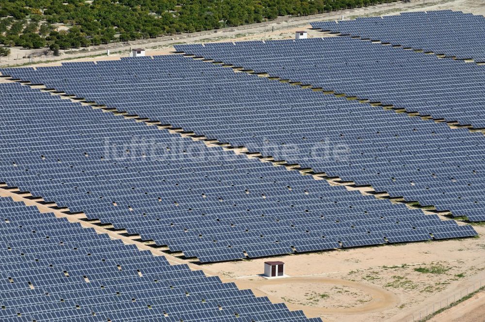 Los Martinez aus der Vogelperspektive: Solarfeld / Solarpark bei Los Martinez in der Region Murcia in Spanien