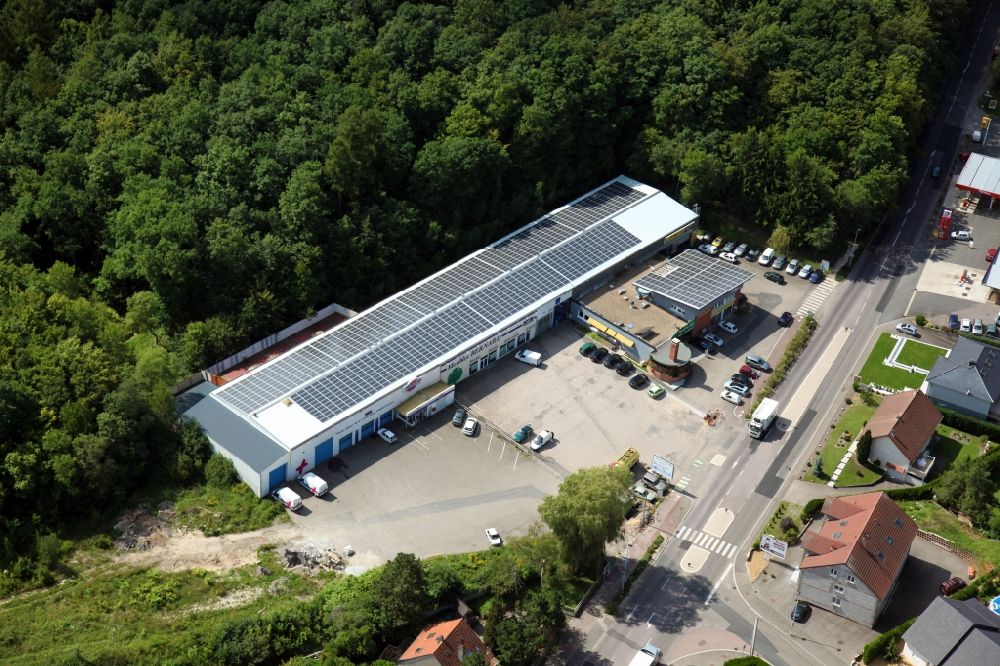 Luftbild Sarreguemines - Solarkraftwerk und Photovoltaik- Anlage in Sarreguemines in Grand Est, Frankreich