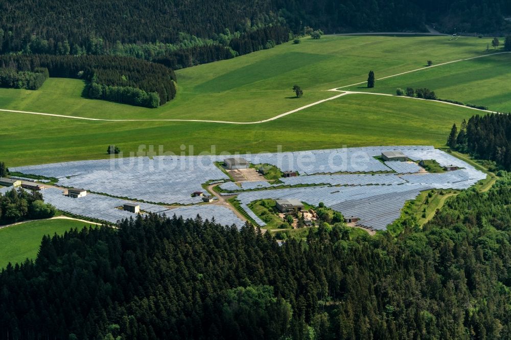 Dürbheim aus der Vogelperspektive: Solarkraftwerk und Photovoltaik- Anlagen in Dürbheim bei Spaichingen im Bundesland Baden-Württemberg, Deutschland