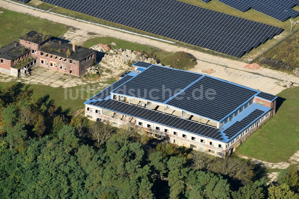 Luftbild Fürstenwalde/Spree - Solarkraftwerk und Photovoltaik- Anlagen auf dem ehemaligen Flugplatz in Fürstenwalde/Spree im Bundesland Brandenburg, Deutschland