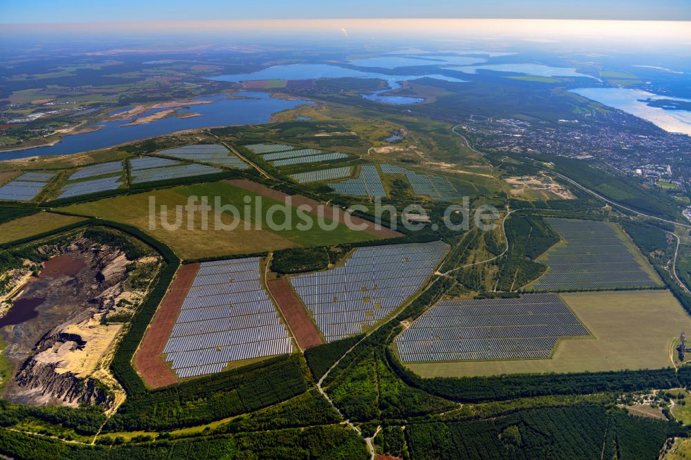 Luftbild Sedlitz - Solarkraftwerk und Photovoltaik- Anlagen in einem Feld in Sedlitz im Bundesland Brandenburg, Deutschland