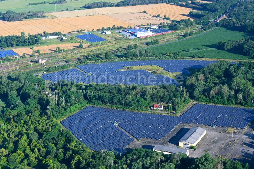 Luftbild Falkenberg/Elster - Solarkraftwerk und Photovoltaik- Anlagen in Falkenberg/Elster im Bundesland Brandenburg, Deutschland