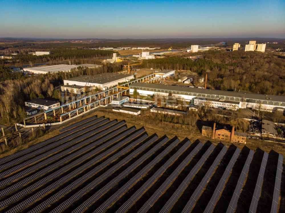 Eberswalde von oben - Solarkraftwerk und Photovoltaik- Anlagen im Finow Industriepark in Eberswalde im Bundesland Brandenburg, Deutschland