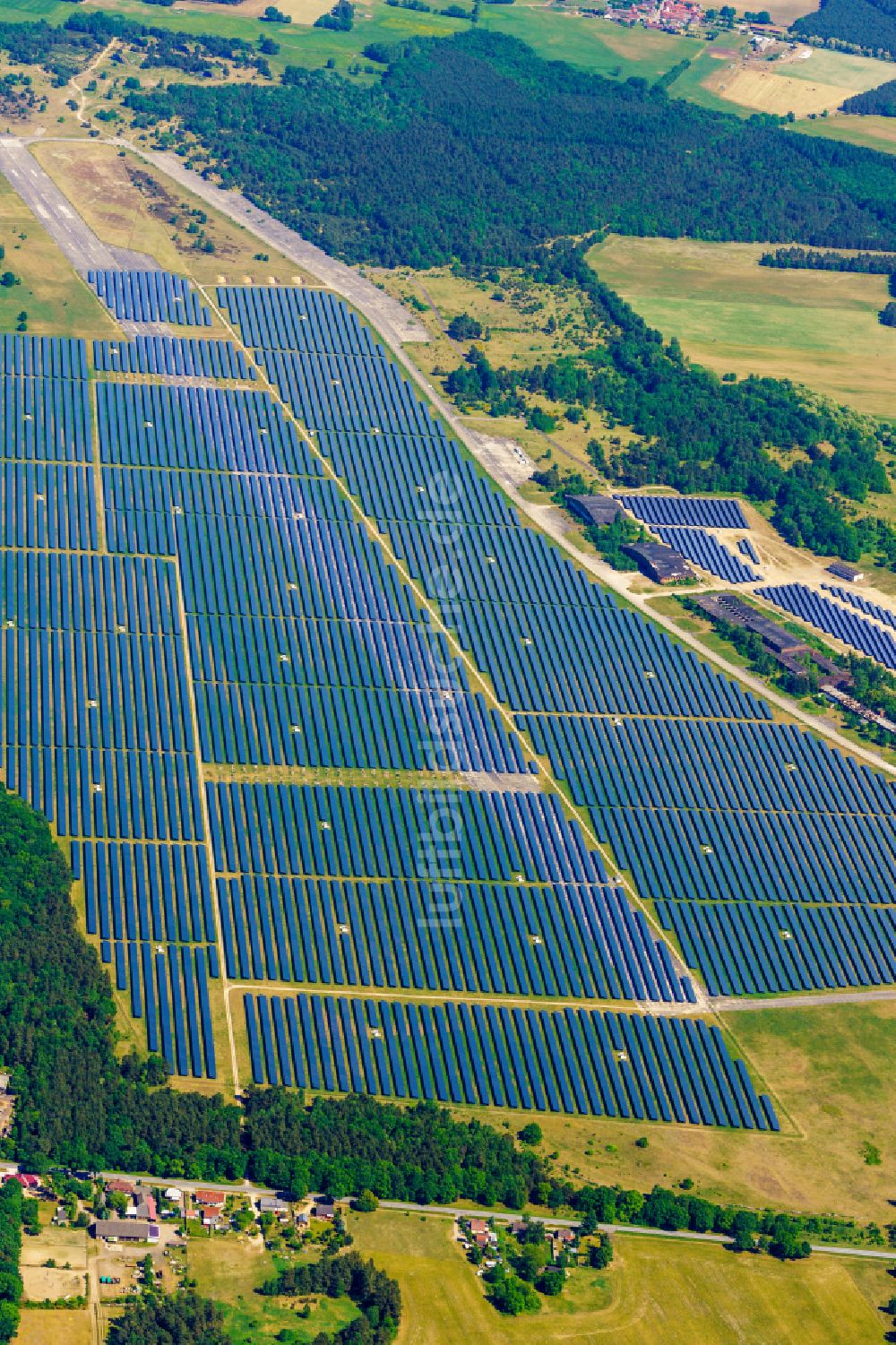 Luftbild Alt Daber - Solarkraftwerk und Photovoltaik- Anlagen auf dem Flugplatz in Alt Daber im Bundesland Brandenburg, Deutschland