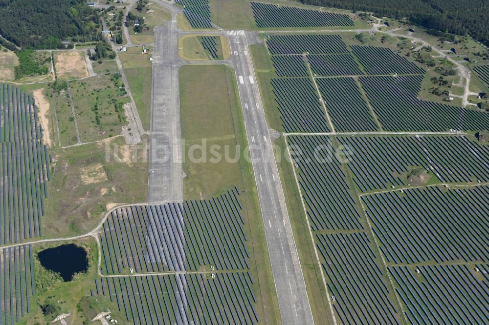 Luftbild Finowfurt - Solarkraftwerk und Photovoltaik- Anlagen auf dem Flugplatz in Finowfurt im Bundesland Brandenburg, Deutschland
